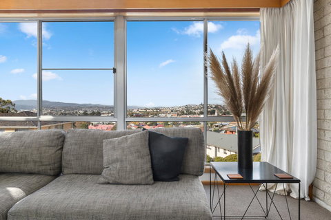 That '70s House - Bet 4u 5