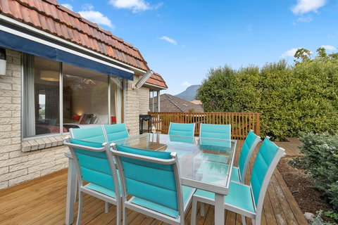 That '70s House - Bet 4u 30