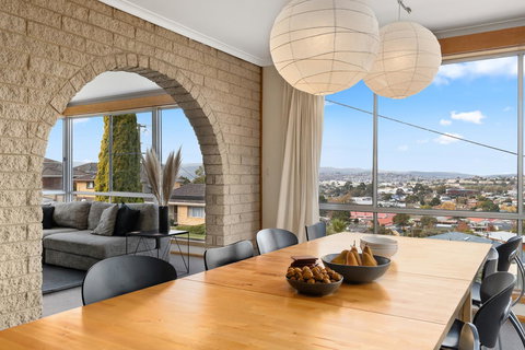 That '70s House - Bet 4u 7