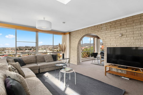 That '70s House - Bet 4u 4