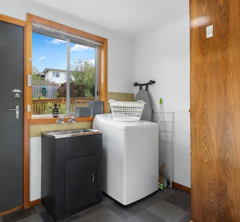 That '70s House - Bet 4u 27