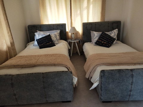 Wanderlust Cottage - Bridge Guide 7