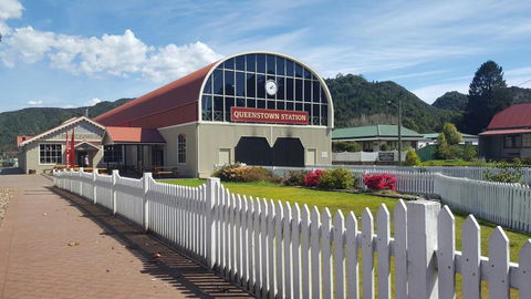 Mt Lyell Motor Inn - Click Find 34