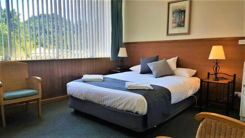 Mt Lyell Motor Inn - Click Find 19