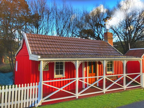 Platypus Playground Riverside Cottage - Click Find 0