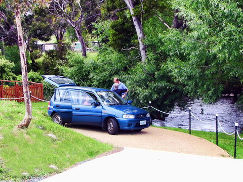 Platypus Playground Riverside Cottage - Click Find 12
