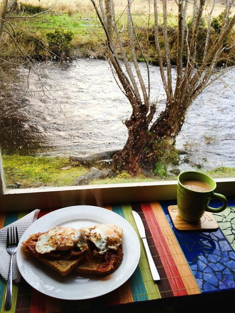 Platypus Playground Riverside Cottage - Click Find 8