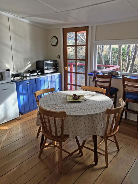 Platypus Playground Riverside Cottage - Click Find 9