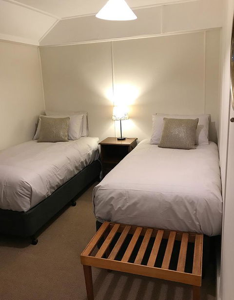 Platypus Playground Riverside Cottage - Click Find 3