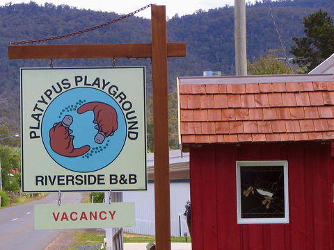 Platypus Playground Riverside Cottage - Click Find 21