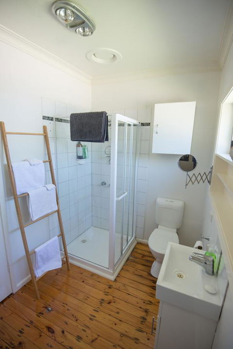 Flora Hill Creek Views - Bridge Guide 3