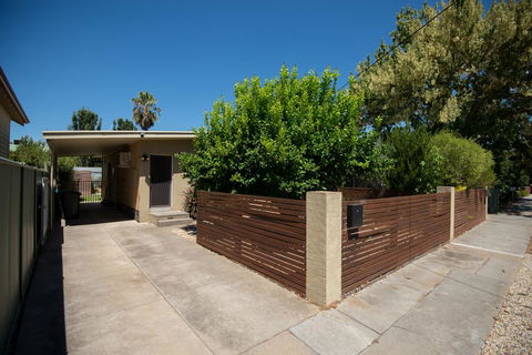 Flora Hill Creek Views - Bridge Guide 16