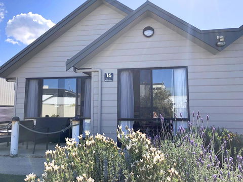 Apollo Bay Waterfront Motor Inn - Bridge Guide 20