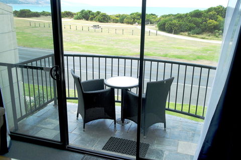 Apollo Bay Waterfront Motor Inn - Bridge Guide 28