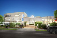 Ciloms Airport Lodge