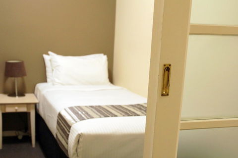 HarbourView Apartment Hotel (now Arrow On Spencer) - Click Find 25