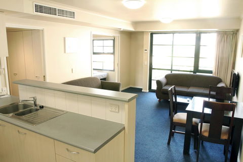 HarbourView Apartment Hotel (now Arrow On Spencer) - Click Find 20