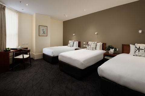 The Victoria Hotel - Click Find 17