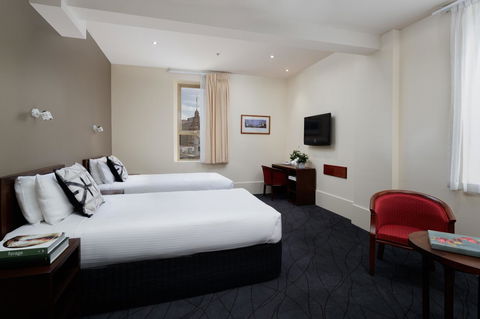 The Victoria Hotel - Click Find 39