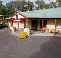 Sanctuary House Resort Motel - Click Find