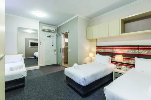 Best Western Melbourne City - Click Find 5