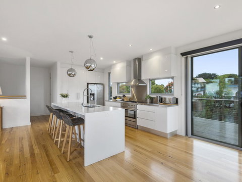 Aireys Ocean View - Bet 4u 6