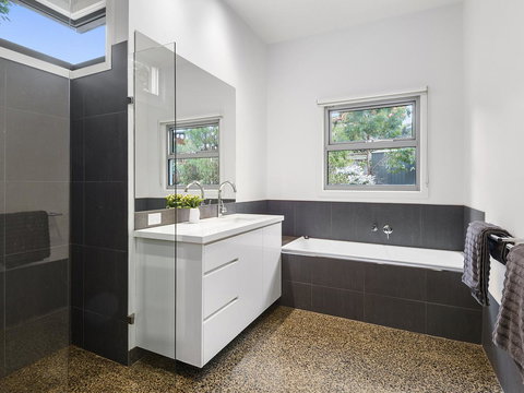 Aireys Ocean View - Bet 4u 9