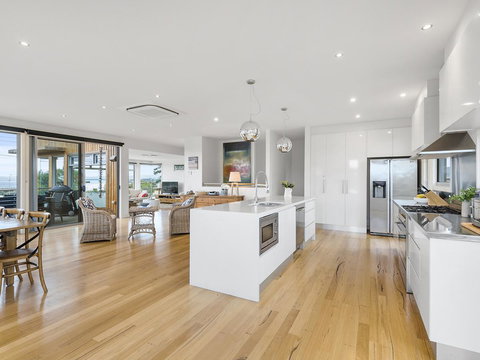 Aireys Ocean View - Bet 4u 1