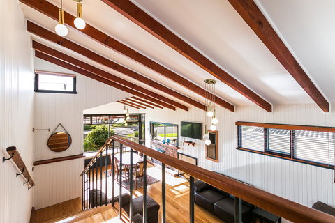 Beach Front Beauty - Ocean Front Views - Bet 4u 5