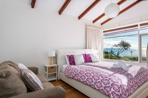 Beach Front Beauty - Ocean Front Views - Bet 4u 7