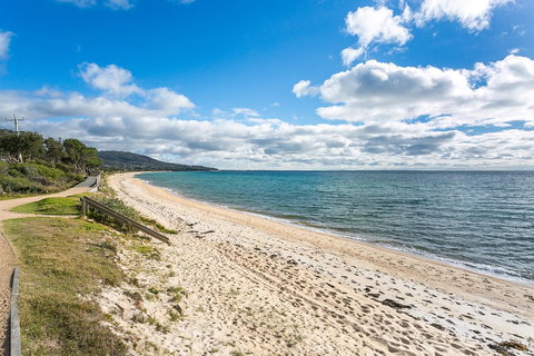 Beach Front Beauty - Ocean Front Views - Bet 4u 3