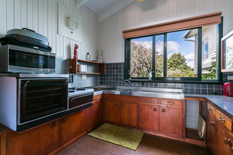 Beach Front Beauty - Ocean Front Views - Bet 4u 8