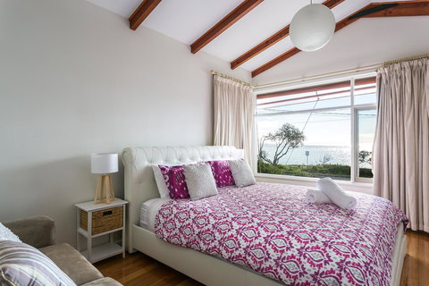 Beach Front Beauty - Ocean Front Views - Bet 4u 9