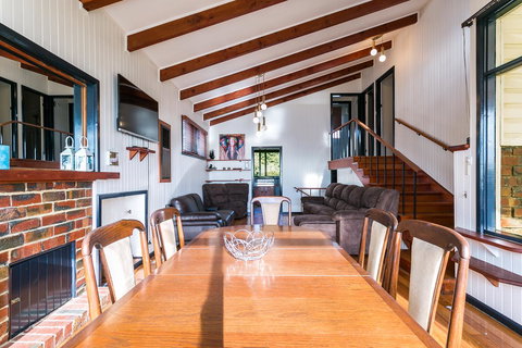 Beach Front Beauty - Ocean Front Views - Bet 4u 4