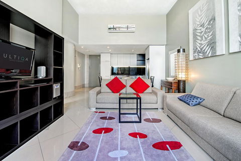 ULTIQA Little Collins (located At The Hero Apartment Building) - Click Find 4