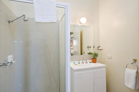 Lornebeach Apartments - Lawyer Find 13