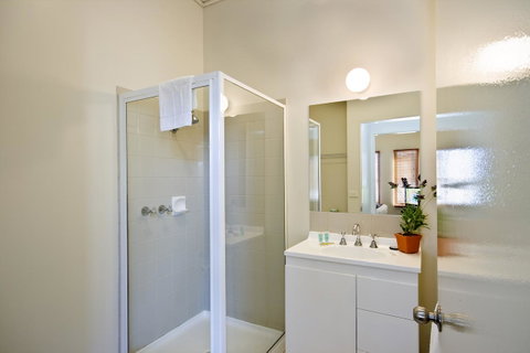 Lornebeach Apartments - Lawyer Find 23
