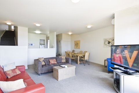 Lornebeach Apartments - Lawyer Find 5