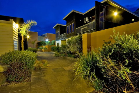 Lornebeach Apartments - Lawyer Find 6