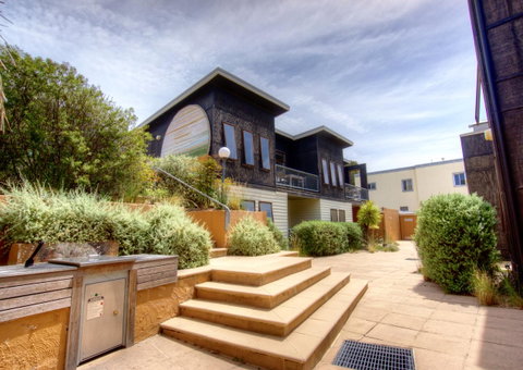 Lornebeach Apartments - Lawyer Find 7