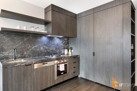 IFSuites (IFSTAYS) North Apartment - Bridge Guide 9