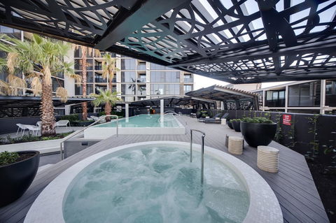 IFSuites (IFSTAYS) North Apartment - Bridge Guide 30