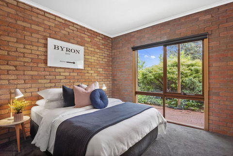 The Perfect Zone- SLEEPS 12 - Bet 4u 13