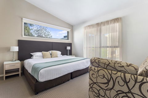 Quality Suites Seasons 5 - Bet 4u 5