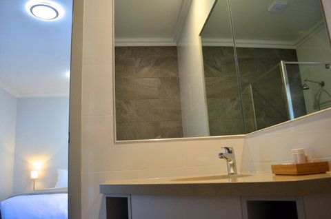 Mansfield Apartments - Bridge Guide 4