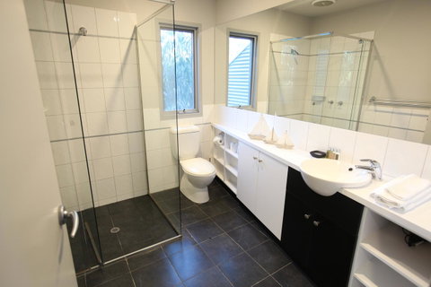 Lorne Luxury - Lawyer Find 5