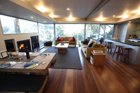 Lorne Luxury - Lawyer Find 7