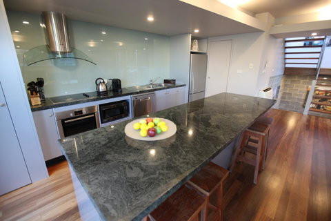 Lorne Luxury - Lawyer Find 10
