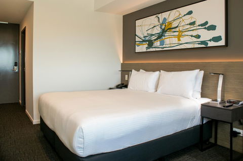 BEST WESTERN PLUS Lake Kawana Hotel - Click Find 21