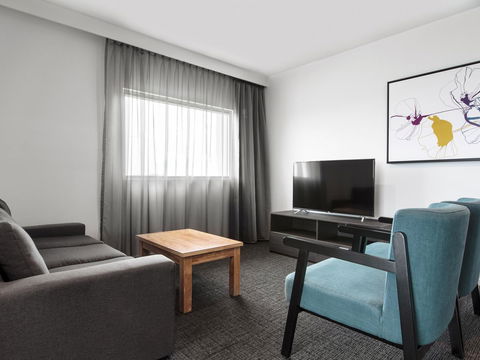 BEST WESTERN PLUS Lake Kawana Hotel - Click Find 16